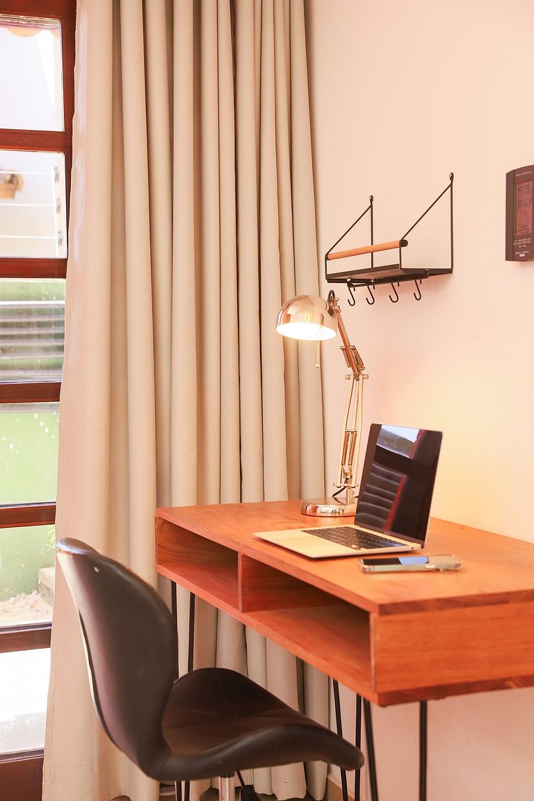 Estilo y Comodidad en Pipa: Casa Central con Vista al Mar y