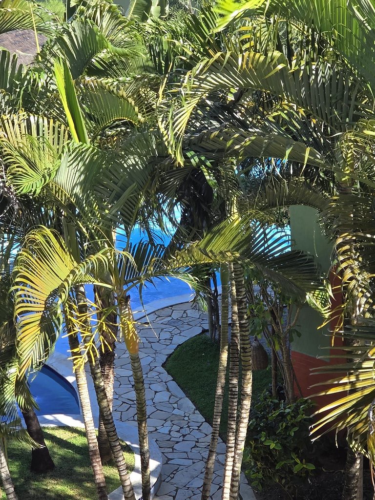 Colibri - Cozy Oceanview Stay in Central Pipa