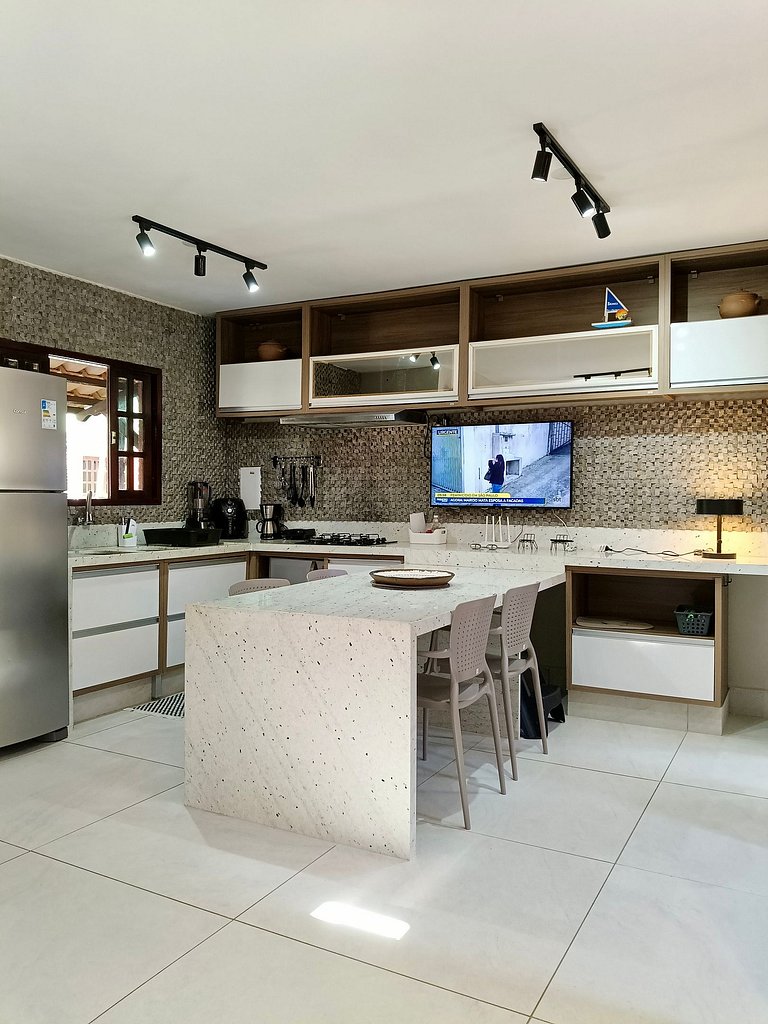 Colibri - Cozy Oceanview Stay in Central Pipa