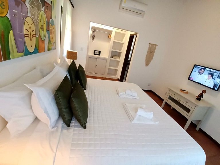 Casa Girassóis - 3 Suites / Rua da Praia do Amor