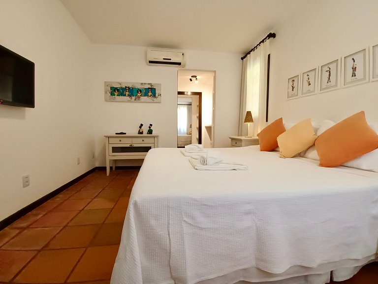 Casa Girassois / 3 Suites / Praia do Amor