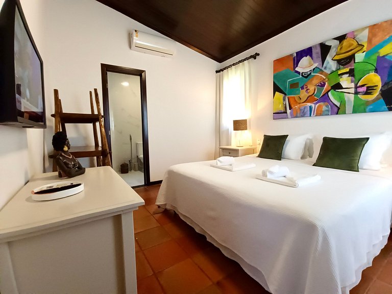 Casa Girassóis - 3 Suites / Rua da Praia do Amor