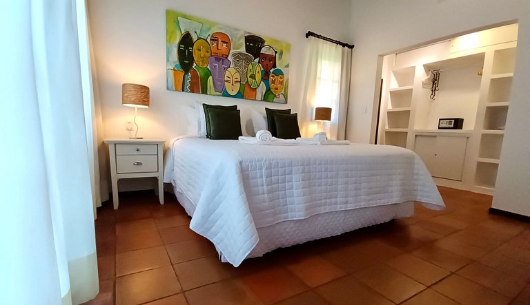 Casa Girassóis - 3 Suites / Rua da Praia do Amor