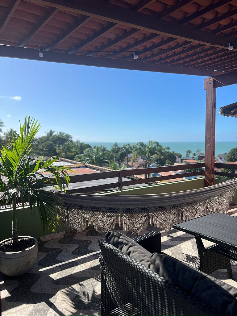 Stay in Style: Central Pipa Townhouse with Ocean View